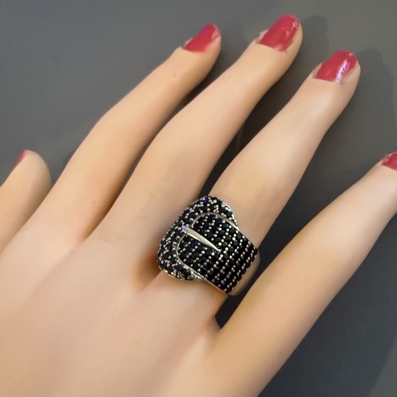 Chic Black and Silver Buckle Ring - Picture 5 of 7